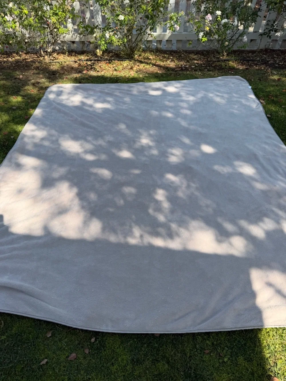 Brookstone NAP Plush Blanket Satin Trim All-Season Light Tan Soft Cozy King FLAW